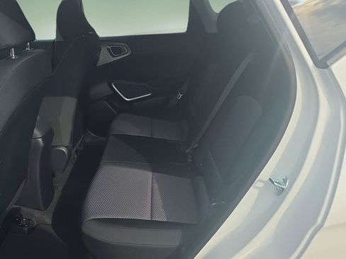 Used 2025 Kia Soul LX FWD image 4