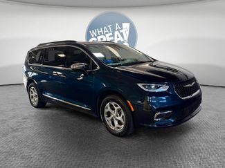 Used 2023 Chrysler Pacifica Limited AWD/4WD video 1