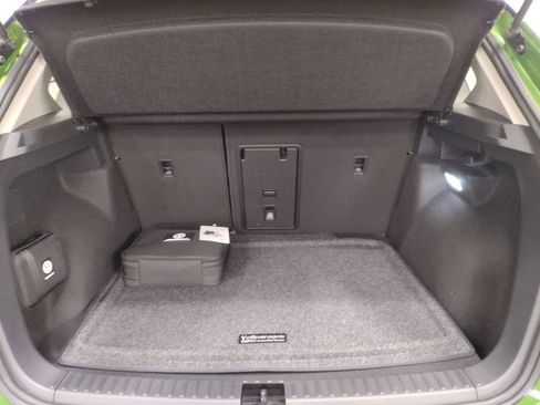 New 2025 Volkswagen Taos SE image 16