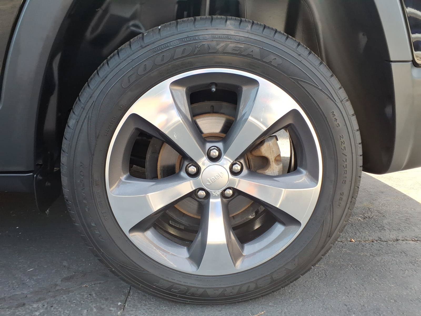 Certified 2019 Jeep Cherokee Limited FWD image 9