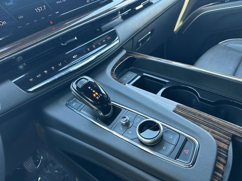 Certified 2024 Cadillac Escalade Premium Luxury w/ Performance Package image 14