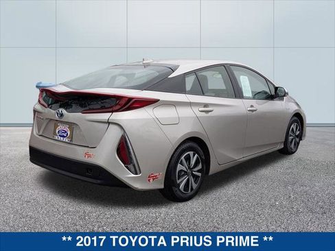 Used 2017 Toyota Prius Prime Premium image 5