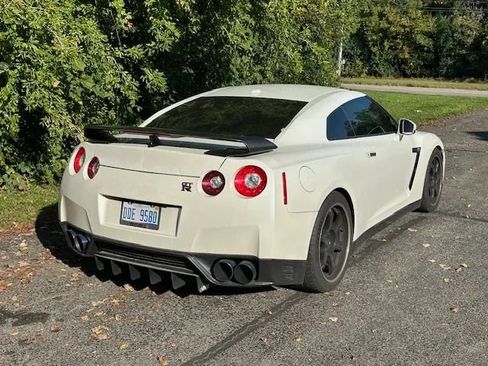 Used 2014 Nissan GT-R Black Edition image 20
