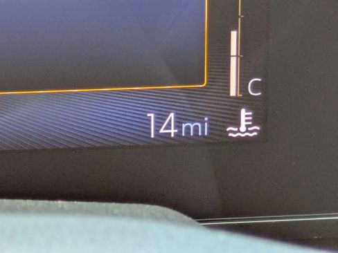 New 2025 Chevrolet Trax RS w/ Sunroof Package image 20