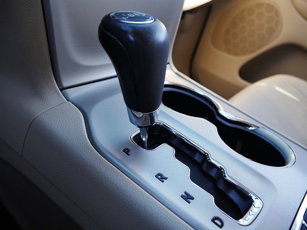 Used 2013 Jeep Grand Cherokee Limited AWD/4WD image 40