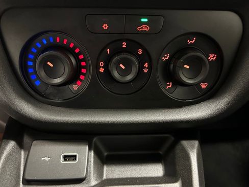 Used 2022 RAM ProMaster City Wagon image 17