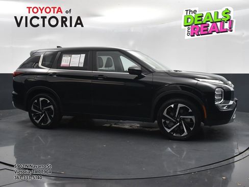 Used 2024 Mitsubishi Outlander SE image 1