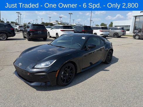 Used 2025 Toyota GR86 Premium RWD image 1