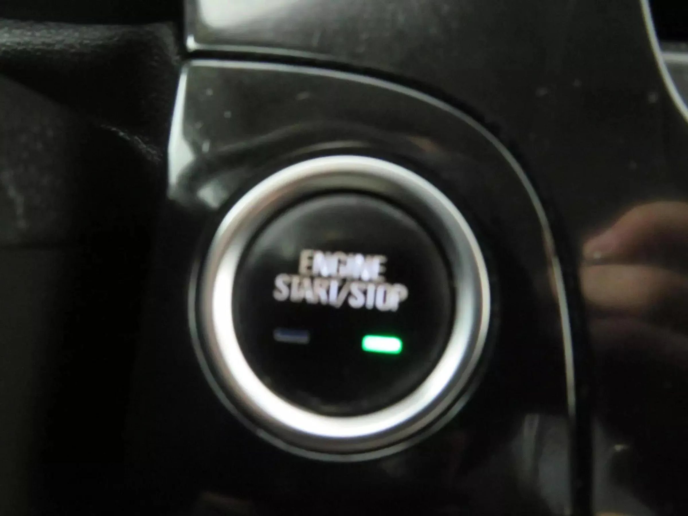 Used 2020 Buick Encore Essence AWD/4WD image 18