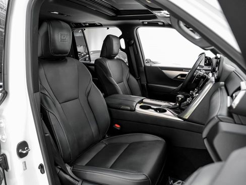 Used 2024 Lexus LX 600 F Sport image 33
