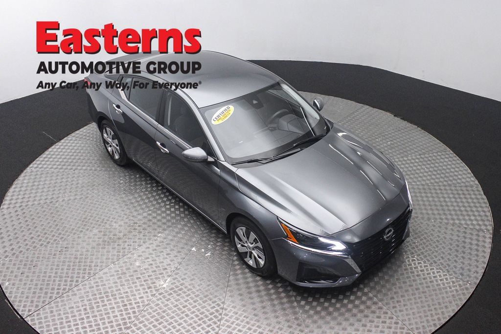 Used 2023 Nissan Altima 2.5 S FWD image 3