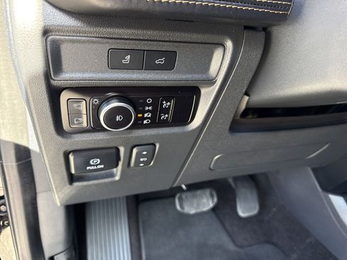 Used 2023 Ford Expedition Platinum RWD image 19