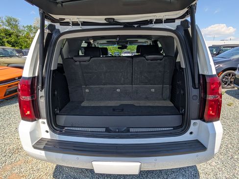 Used 2019 Chevrolet Tahoe LT w/ LT Signature Package AWD/4WD image 12