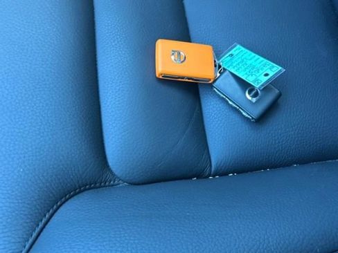 Used 2023 Volvo XC60 B5 Plus w/ Protection Package Premier image 9