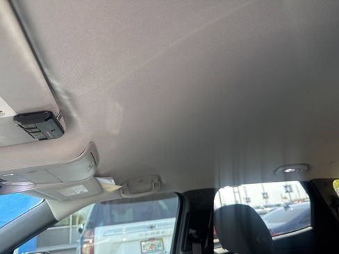 Used 2020 Chevrolet Blazer LT w/ LPO, Floor Liner Package FWD image 17