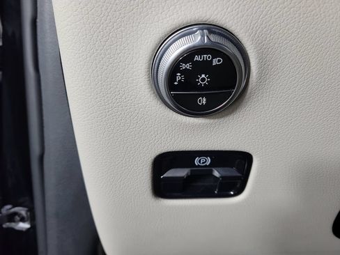 Used 2024 Mercedes-Benz GLC 300 4MATIC image 27