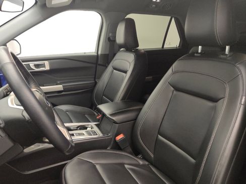 Used 2023 Ford Explorer XLT w/ Equipment Group 202A image 17