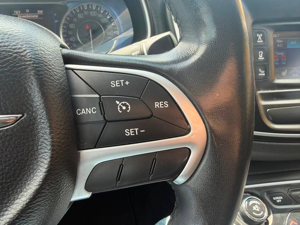 Used 2015 Chrysler 200 Limited w/ Convenience Group FWD image 8