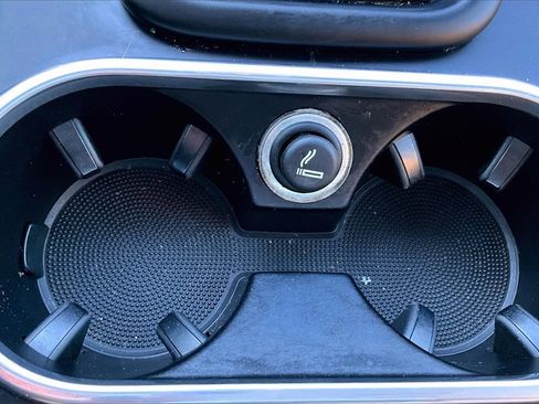 Used 2016 Porsche Cayenne image 32