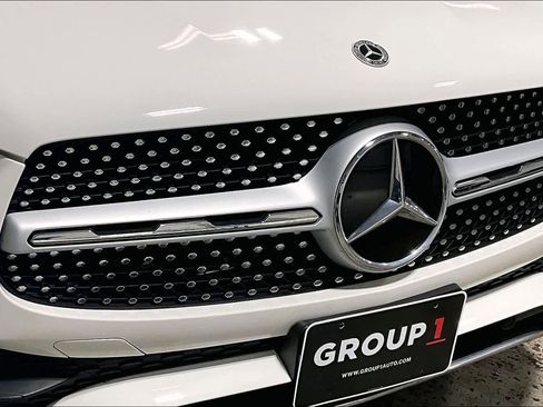 Used 2021 Mercedes-Benz GLC 300 4MATIC image 29