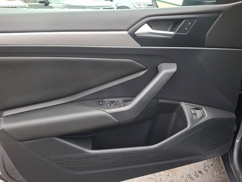 Used 2021 Volkswagen Jetta SE w/ SE Cold Weather Package image 12