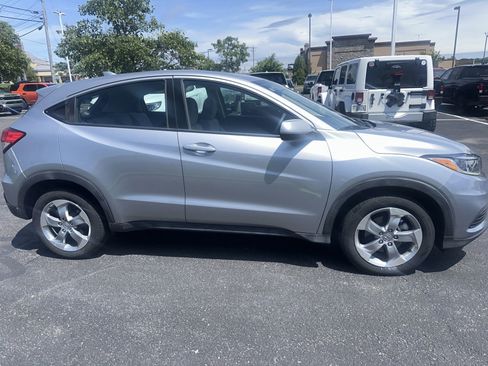 Used 2019 Honda HR-V LX image 11