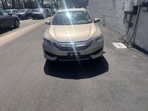 Used 2017 Honda Accord LX image 2