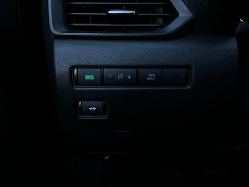 Used 2025 Nissan Sentra S image 18