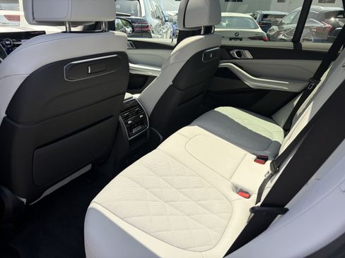 Used 2026 BMW X5 xDrive40i w/ M Sport Package AWD/4WD image 16