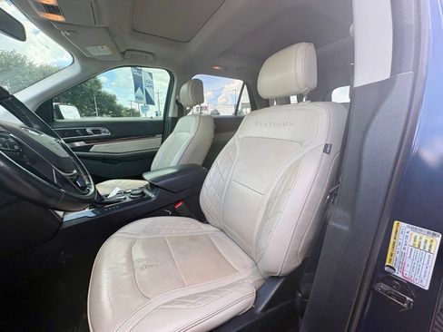 Used 2017 Ford Explorer Platinum AWD/4WD image 10