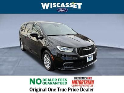 Used 2024 Chrysler Pacifica Touring-L