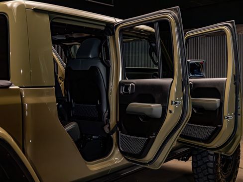 Used 2025 Jeep Gladiator Mojave image 31