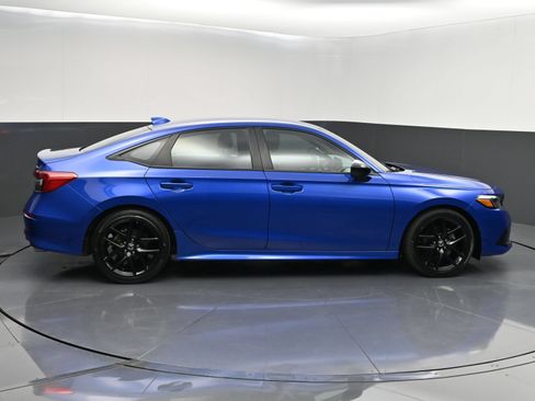 Used 2023 Honda Civic Sport image 8