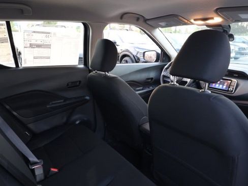New 2025 Nissan Kicks Play S image 17
