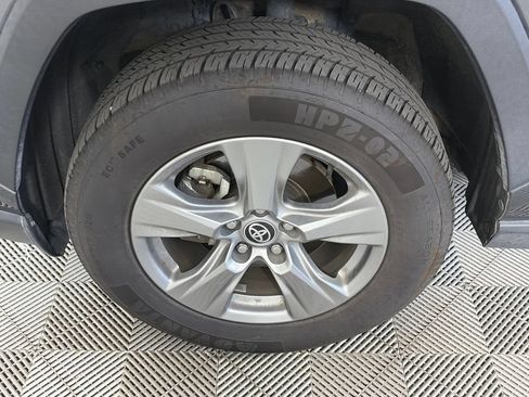 Used 2024 Toyota RAV4 XLE AWD/4WD image 8