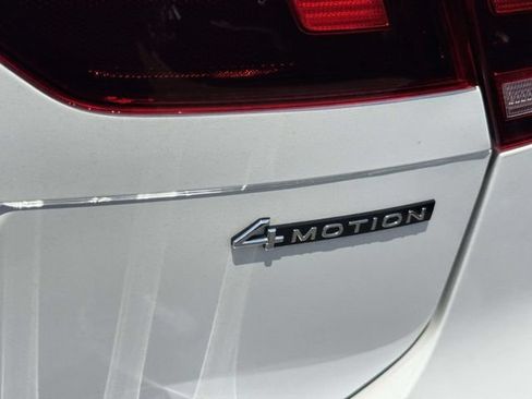 Used 2022 Volkswagen Tiguan SEL R-Line AWD/4WD image 12