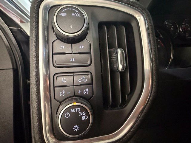 Used 2022 Chevrolet Silverado 2500 LT w/ Convenience Package AWD/4WD image 7