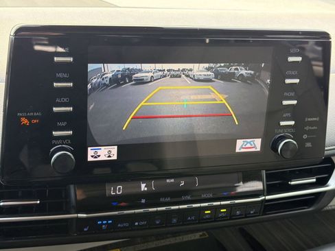 Certified 2021 Toyota Sienna Limited FWD image 23