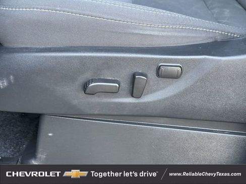 Used 2025 Nissan Frontier SV image 31