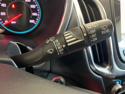 Used 2020 Chevrolet Equinox LT image 34