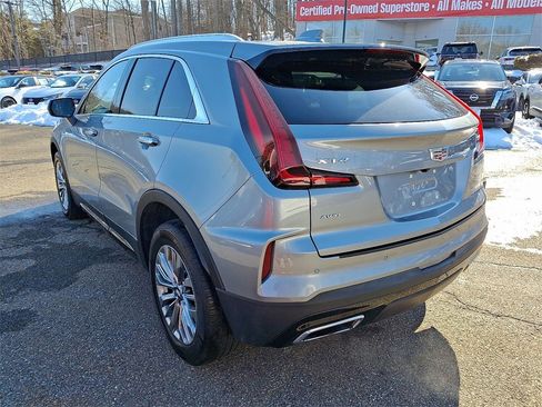Used 2024 Cadillac XT4 Premium Luxury image 5