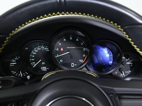 Certified 2019 Porsche 911 Speedster RWD image 13