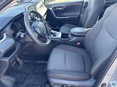 Used 2025 Toyota RAV4 XLE image 13