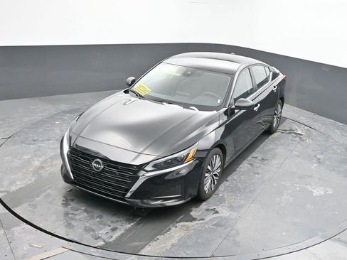 Used 2024 Nissan Altima 2.5 SV image 37
