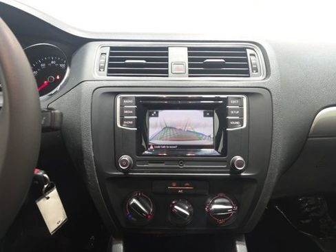 Used 2017 Volkswagen Jetta S image 20