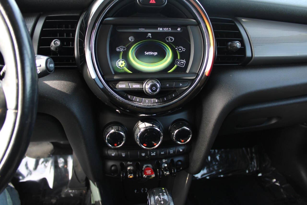 Used 2017 MINI Cooper 4-Door Hardtop FWD image 13