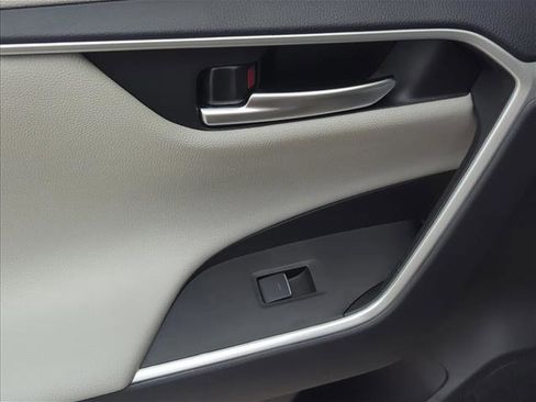 New 2025 Toyota RAV4 Limited image 11