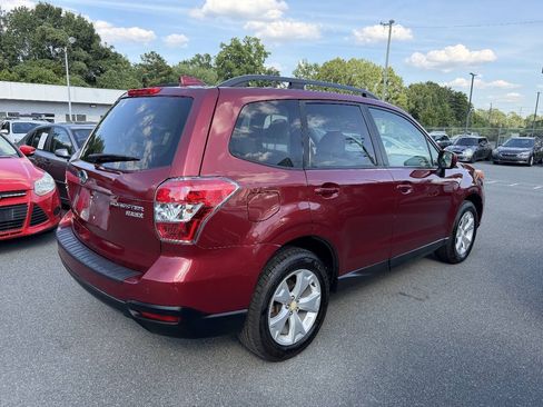 Used 2016 Subaru Forester 2.5i Premium AWD/4WD image 4