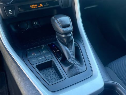 Used 2019 Toyota RAV4 LE image 25