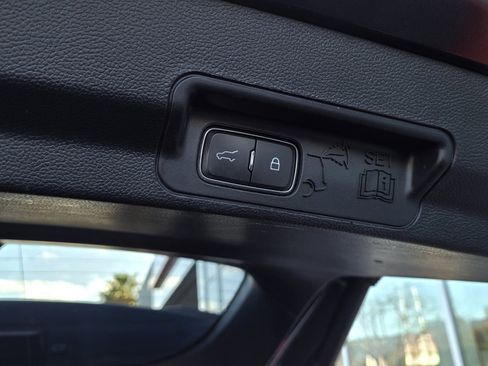 Used 2020 Ford Explorer XLT w/ Comfort Package image 27